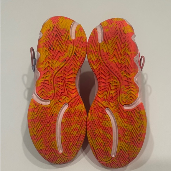 Nike Kids neon coral and Gray basketball - Picture 3 of 6